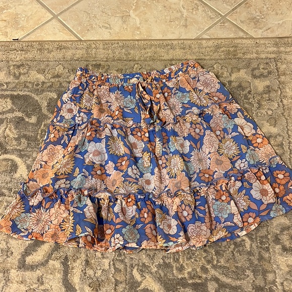 Mini skirt - Picture 2 of 3